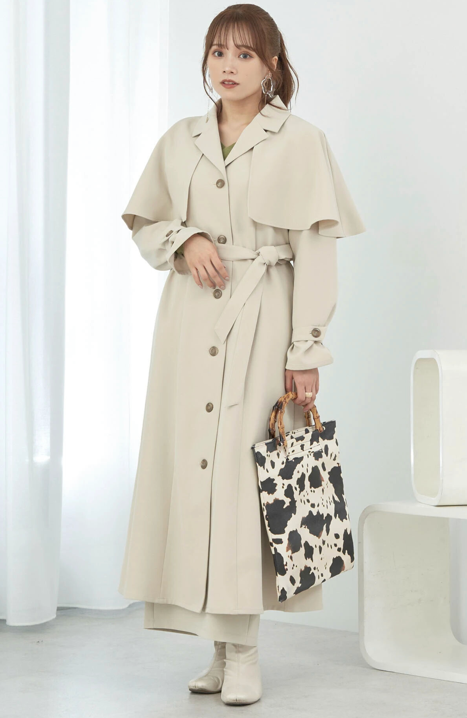 ☆まる☆【完売品】ELLIE エリー ケープトレンチコート【BEIGE】 ⭐︎完売商品 ellie ケープトレンチコート⭐︎