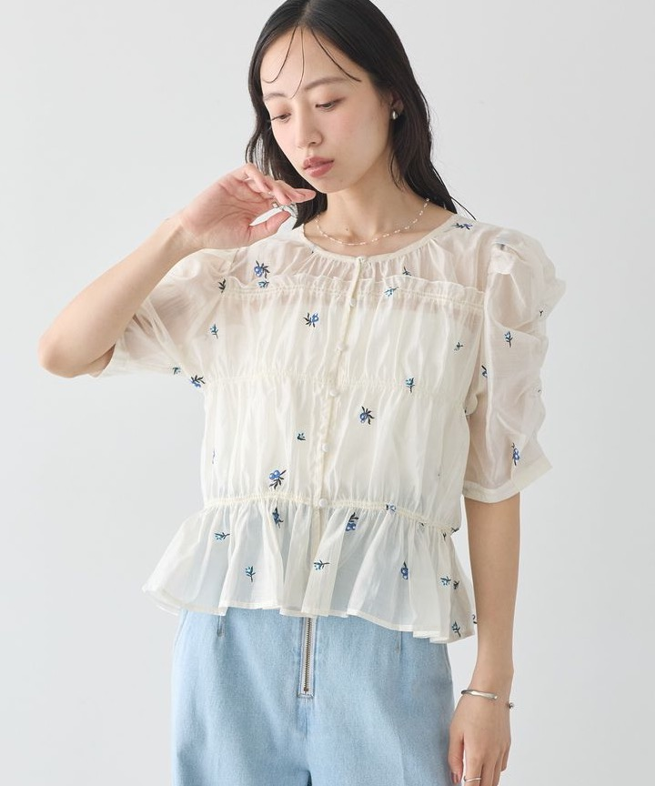 🌷さりげない刺繍が目を惹く華やかブラウス🫧 | ショップニュース