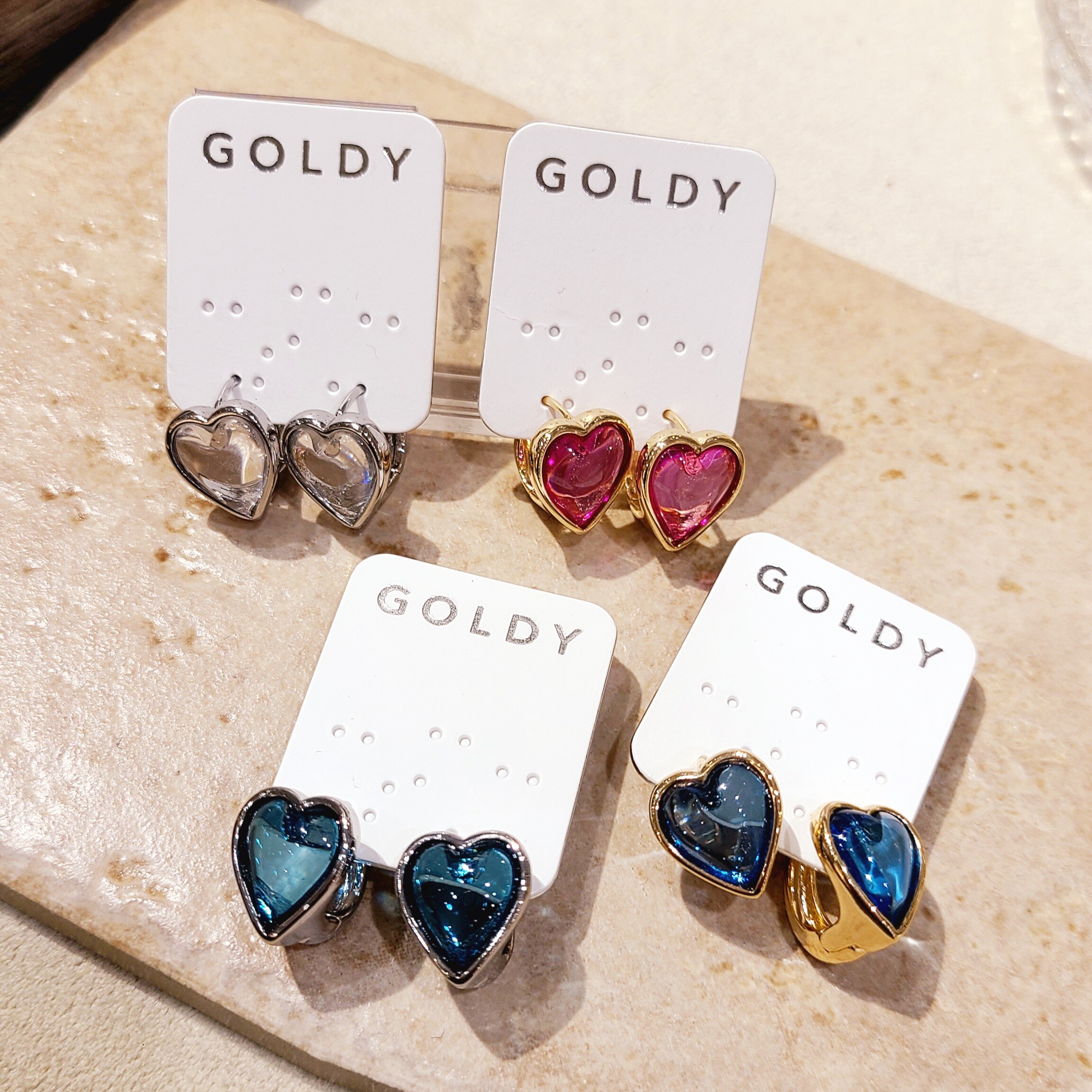 まるく　GUCCI ハートデザイン スタッドピアス GUCCI グッチ ハートモチーフ ピアス