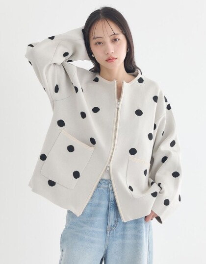 流行りのドッドカーディガン🤍