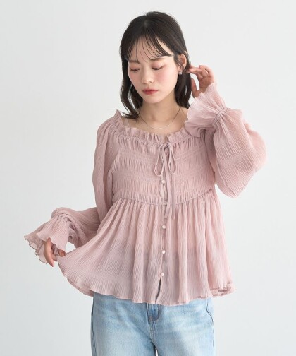 ふんわり揺れる、春の愛されブラウス🌸