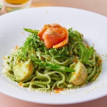☘️限定メニュー「スモークサーモンと大葉のバジルソースうどん」