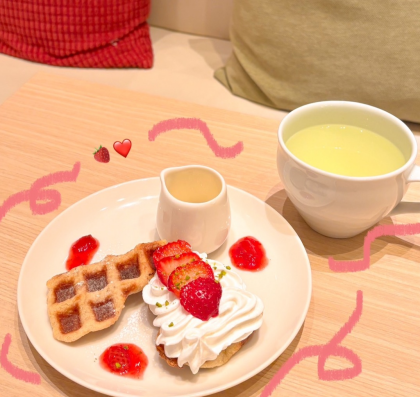 「苺ミルククロッフル🍓」