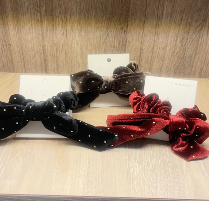 ♡新作 ベロアシュシュ♡