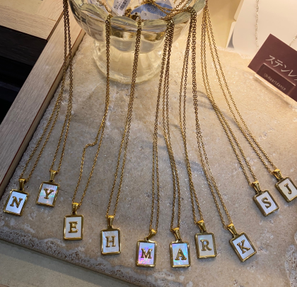♡再入荷！イニシャルネックレス♡