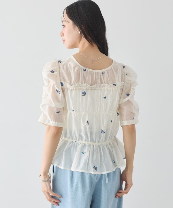 🌷さりげない刺繍が目を惹く華やかブラウス🫧