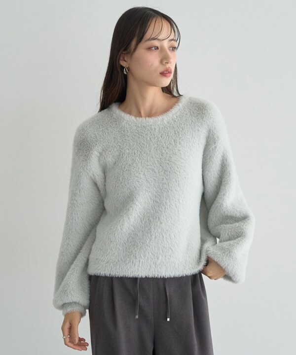 ふわふわシャギーニット