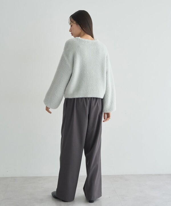 ふわふわシャギーニット