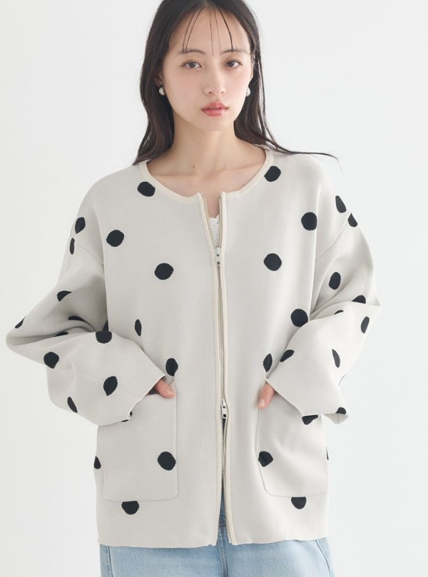 流行りのドッドカーディガン🤍