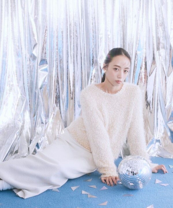 ぽこぽこ×ラメで冬コーデが一気に華やぐニット