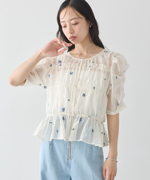 🌷さりげない刺繍が目を惹く華やかブラウス🫧