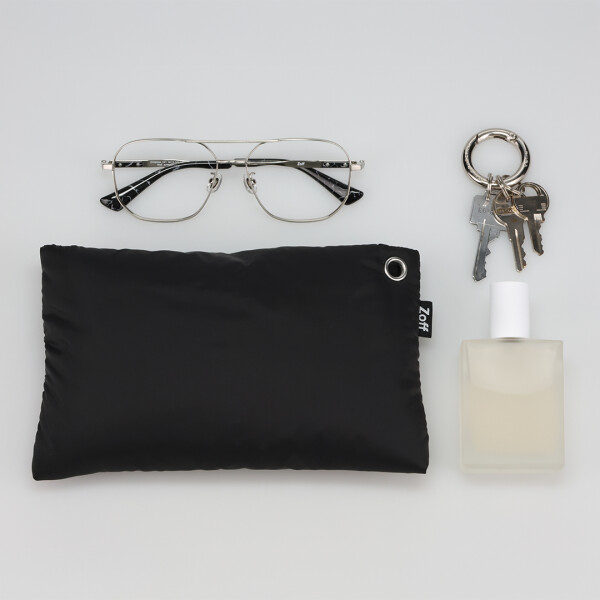 メガネブランド「Zoff」から、バレエコアからインスパイアされた“SWEET”とクールで個性的な“CHIC”で構成されたアイウェアコレクション「SWEET&CHIC」が登場。