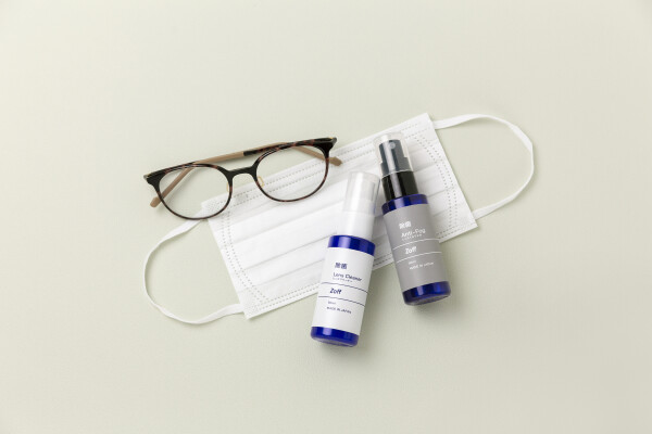 メガネ生活を快適に。Zoffの「くもり止め＆除菌グッズ」