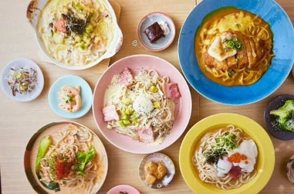 【めん色　味変を楽しめる充実のトッピング紹介】