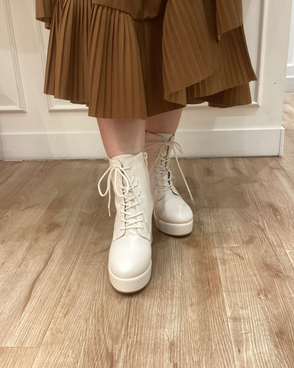 新作ブーツでスタイルアップ♡