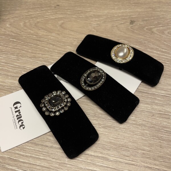 ♡再入荷 ベロアピン♡