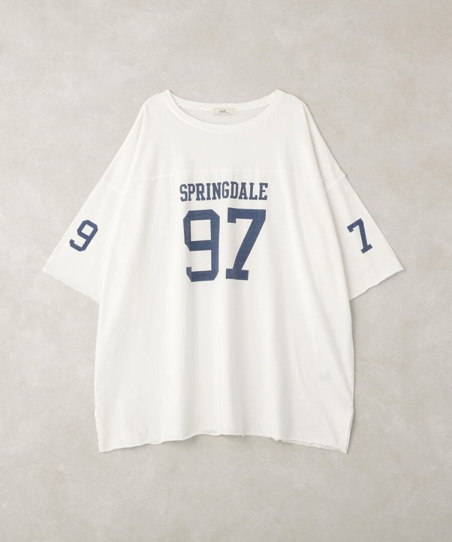 1枚でこなれ見え✨トレンド感たっぷり！ナンバリングビッグTシャツ🏈🤍