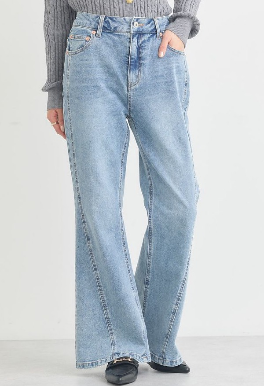 美脚効果抜群✨フレアデニムパンツ👖🩵