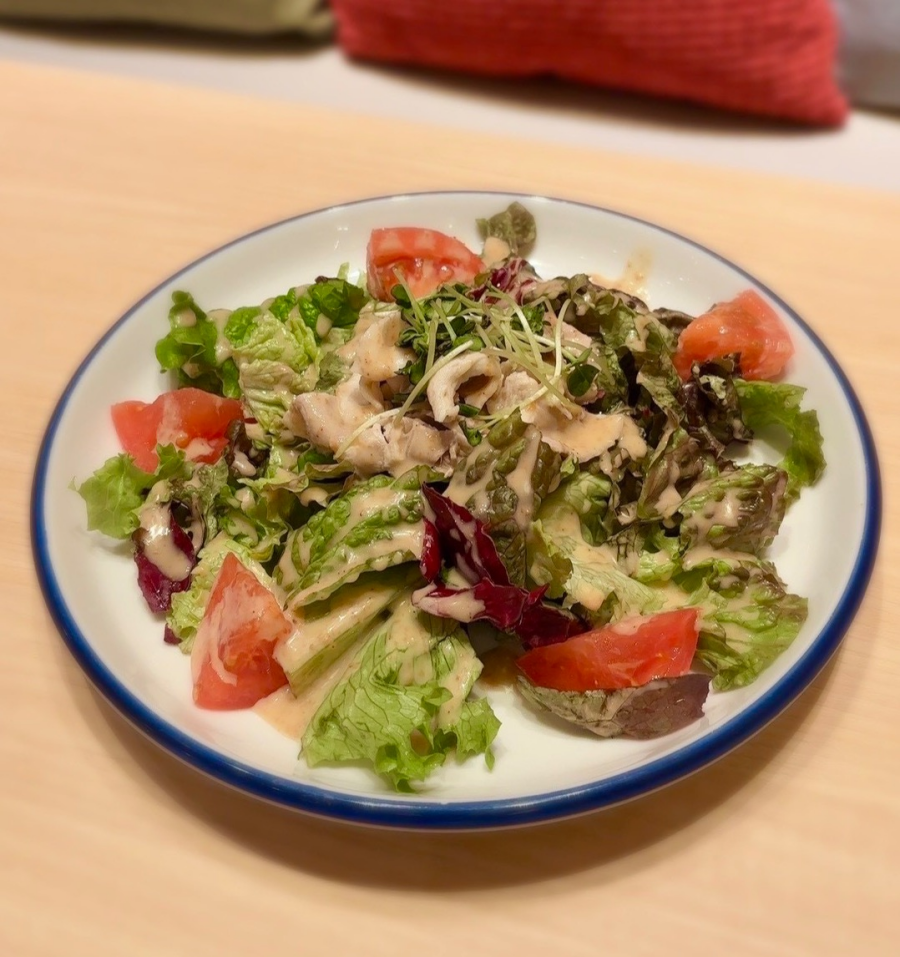 「豚しゃぶトマトの胡麻ドレッシングサラダ」